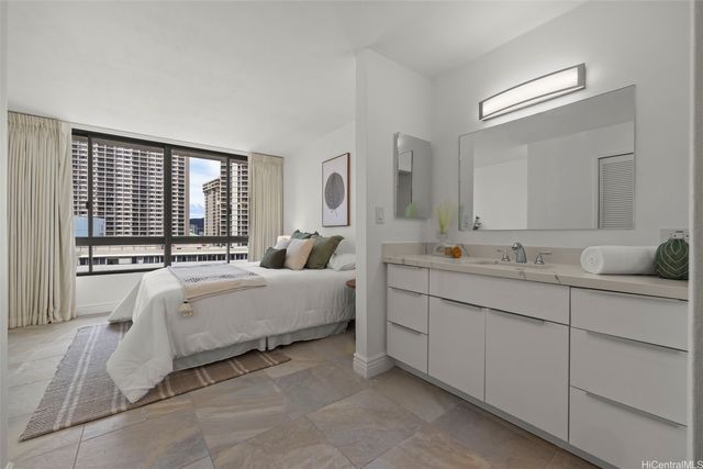 1910 Ala Moana Boulevard 16A, Honolulu, HI 96814