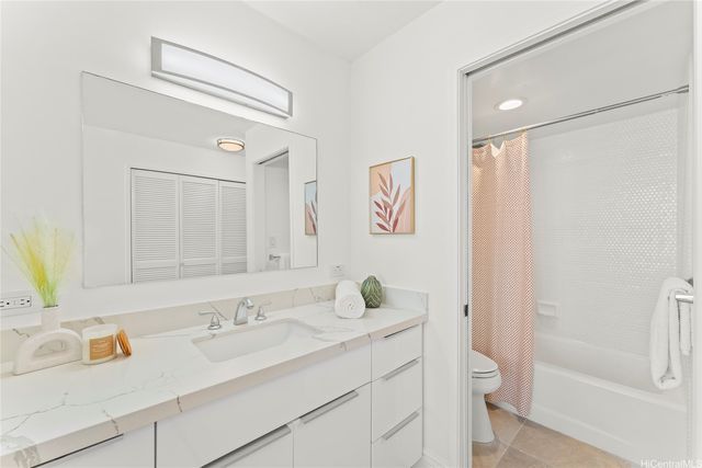 1910 Ala Moana Boulevard 16A, Honolulu, HI 96814