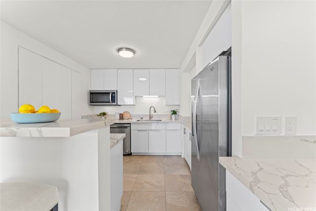 1910 Ala Moana Boulevard 16A, Honolulu, HI 96814