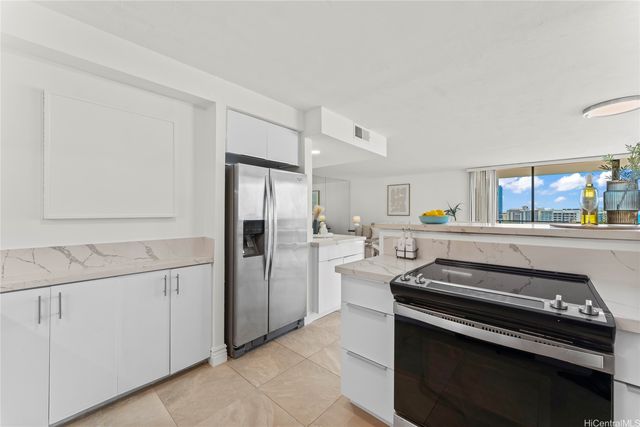 1910 Ala Moana Boulevard 16A, Honolulu, HI 96814