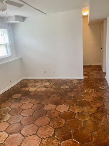 7702 Pitter Pat LN, Austin, TX 78736