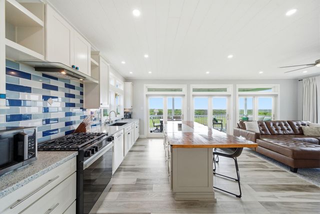 4102 Kiva Road, Galveston, TX 77554