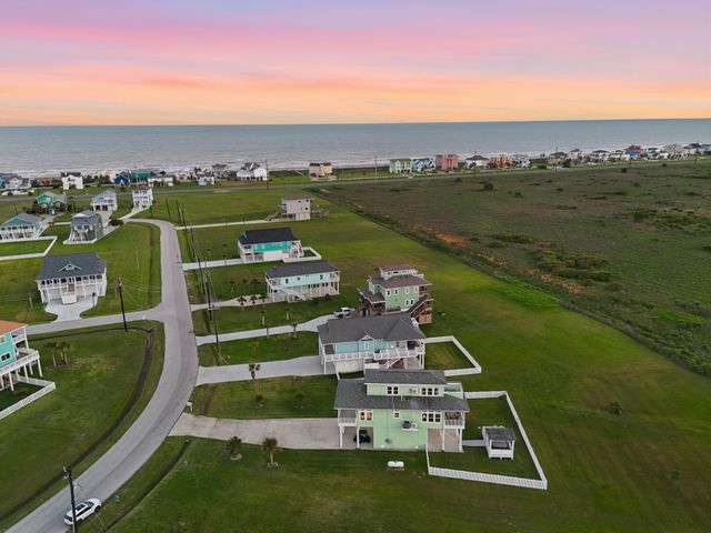 4102 Kiva Road, Galveston, TX 77554