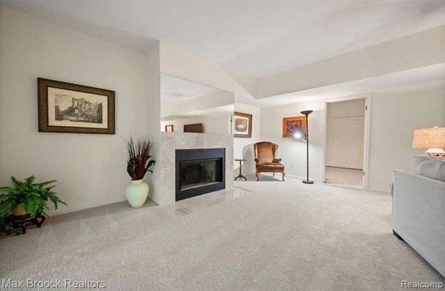 7269 Huntcliff, West Bloomfield, MI 48322
