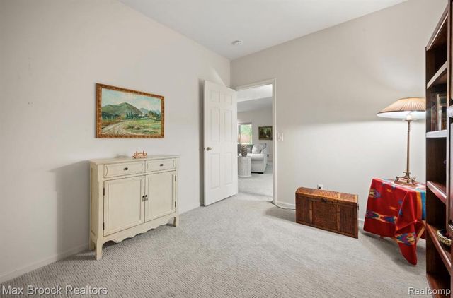 7269 Huntcliff, West Bloomfield, MI 48322