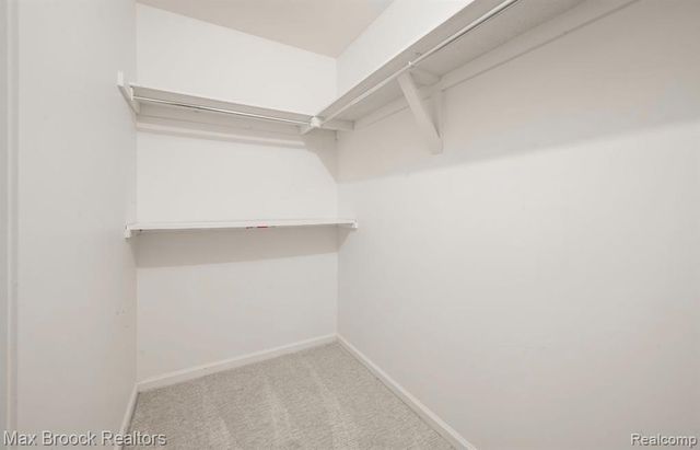 7269 Huntcliff, West Bloomfield, MI 48322