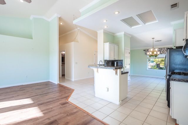 790 Volcano View Trail, Redding, CA 96003