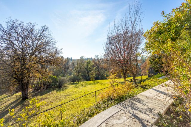790 Volcano View Trail, Redding, CA 96003