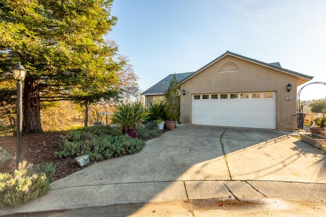 790 Volcano View Trail, Redding, CA 96003