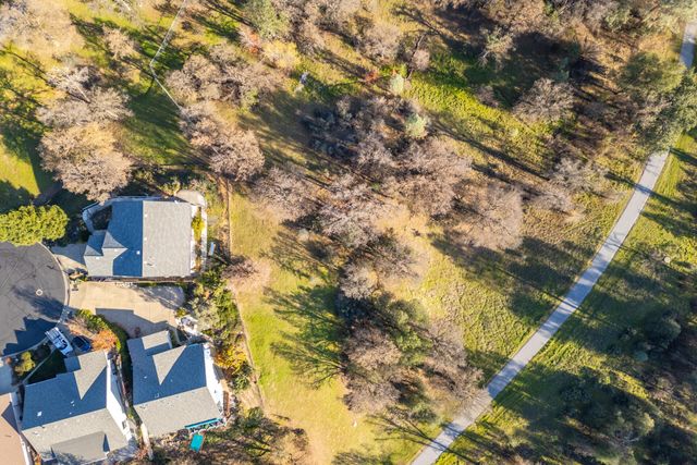 790 Volcano View Trail, Redding, CA 96003