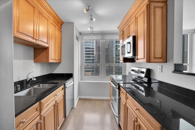 345 N La Salle Drive 3604, Chicago, IL 60654