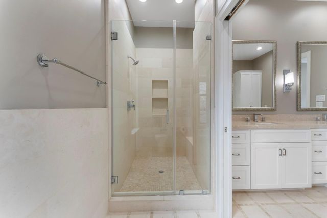 14 Jetty Point Drive, The Woodlands, TX 77380