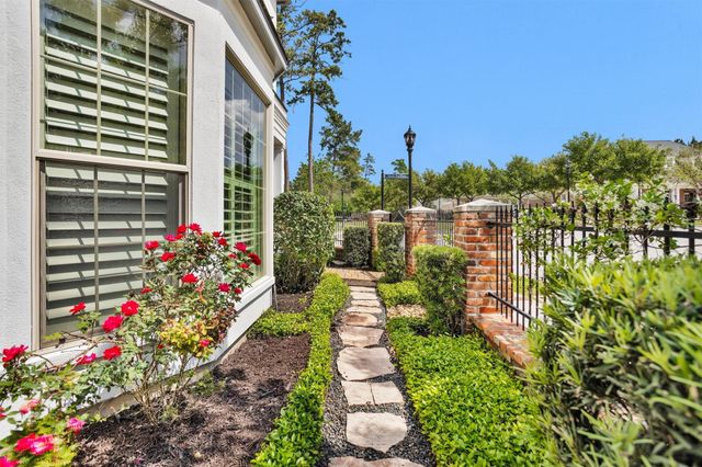 14 Jetty Point Drive, The Woodlands, TX 77380