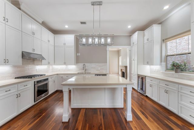 14 Jetty Point Drive, The Woodlands, TX 77380