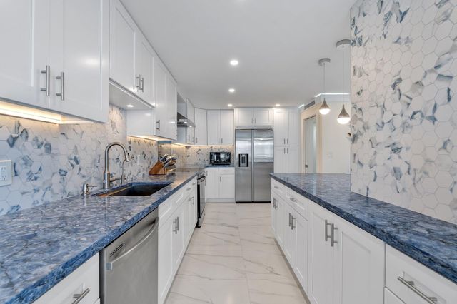 3430 GALT OCEAN Drive 808, Fort Lauderdale, FL 33308
