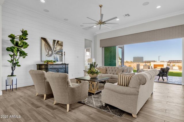 1110 E PEACH TREE Drive, Chandler, AZ 85249