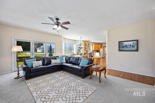 3018 Laurelwood Dr, Twin Falls, ID 83301