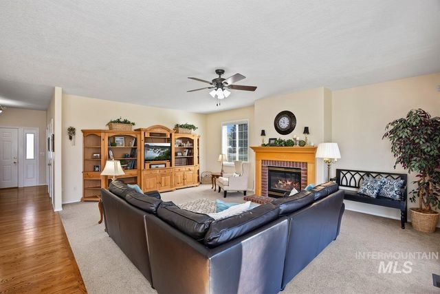 3018 Laurelwood Dr, Twin Falls, ID 83301