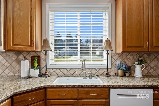 3018 Laurelwood Dr, Twin Falls, ID 83301