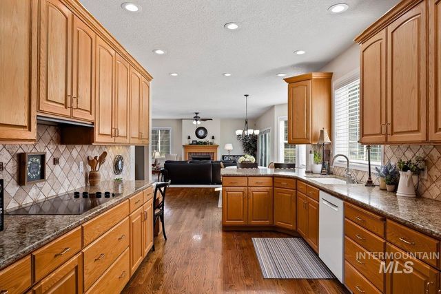 3018 Laurelwood Dr, Twin Falls, ID 83301
