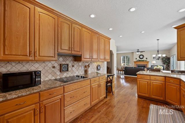 3018 Laurelwood Dr, Twin Falls, ID 83301