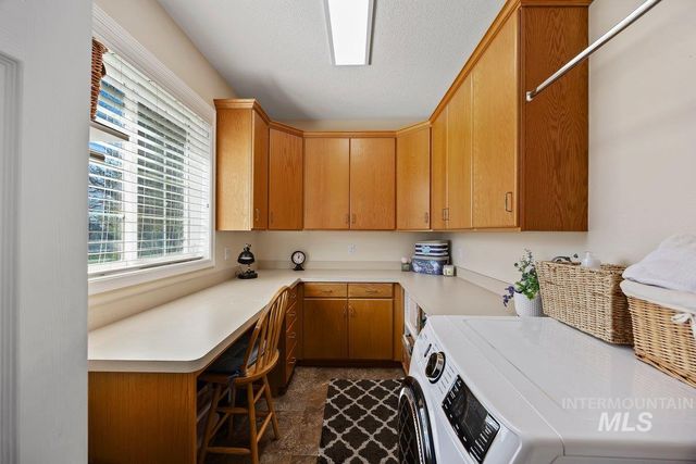 3018 Laurelwood Dr, Twin Falls, ID 83301