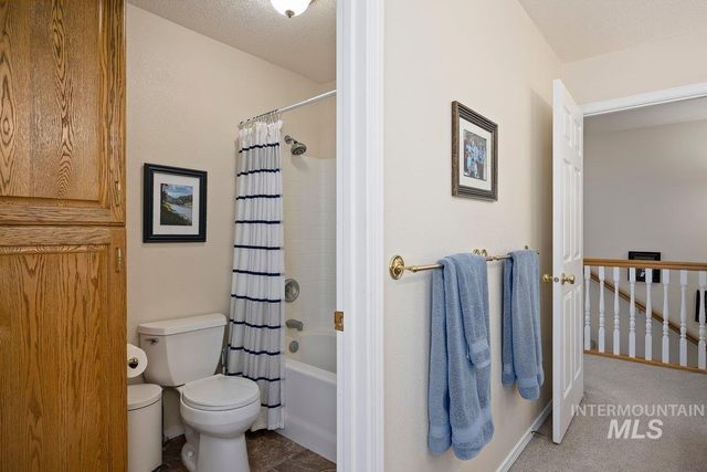 3018 Laurelwood Dr, Twin Falls, ID 83301