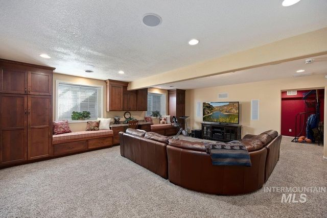 3018 Laurelwood Dr, Twin Falls, ID 83301