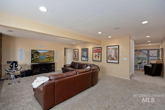 3018 Laurelwood Dr, Twin Falls, ID 83301