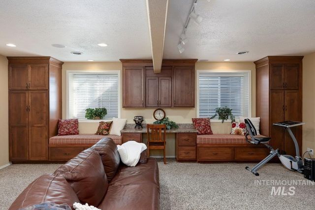 3018 Laurelwood Dr, Twin Falls, ID 83301
