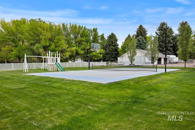 3018 Laurelwood Dr, Twin Falls, ID 83301