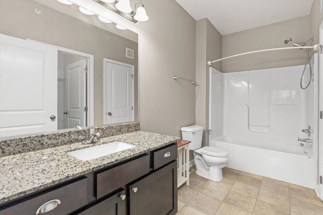 8350 Ep True Parkway 2205, West Des Moines, IA 50266