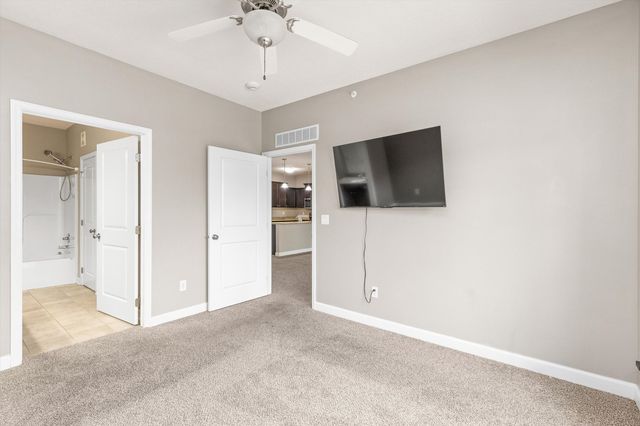 8350 Ep True Parkway 2205, West Des Moines, IA 50266