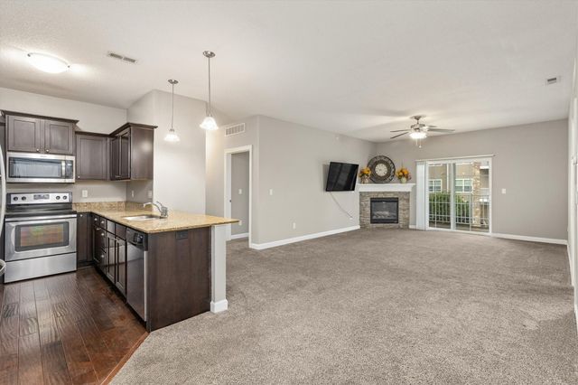 8350 Ep True Parkway 2205, West Des Moines, IA 50266