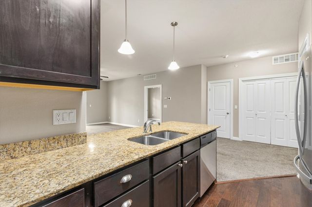 8350 Ep True Parkway 2205, West Des Moines, IA 50266