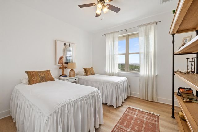 114 Crest View DR, Wimberley, TX 78676