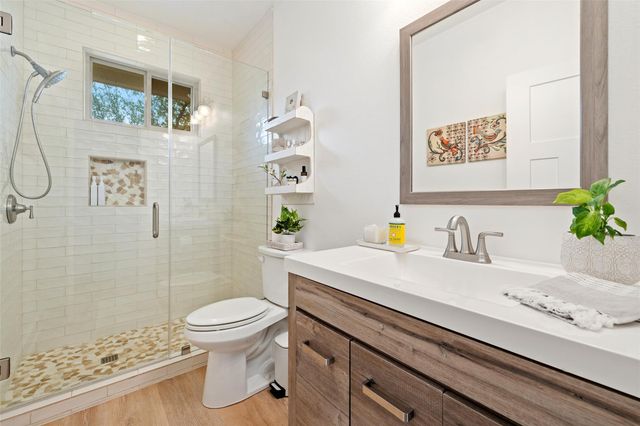 114 Crest View DR, Wimberley, TX 78676