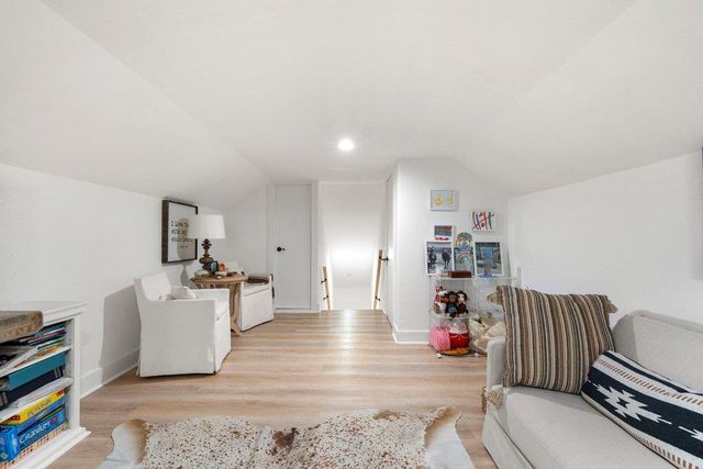 114 Crest View DR, Wimberley, TX 78676