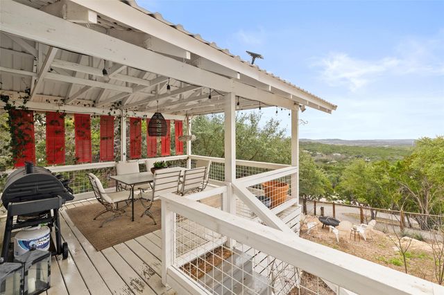 114 Crest View DR, Wimberley, TX 78676