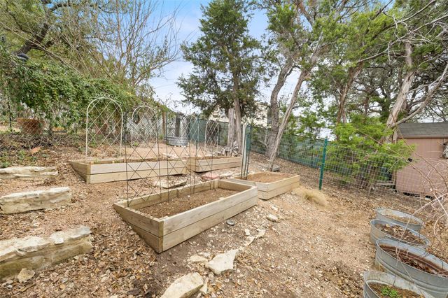 114 Crest View DR, Wimberley, TX 78676