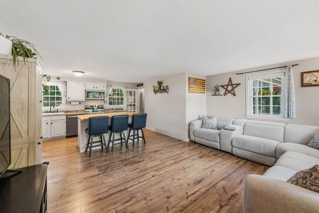 85 Belmont Drive, Merrimack, NH 03054