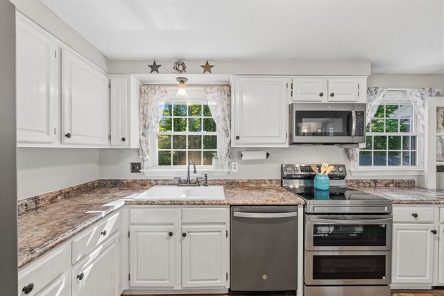 85 Belmont Drive, Merrimack, NH 03054