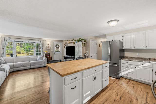 85 Belmont Drive, Merrimack, NH 03054
