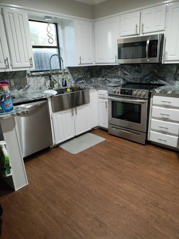 1406 S 12th Street, Waco, TX 76706