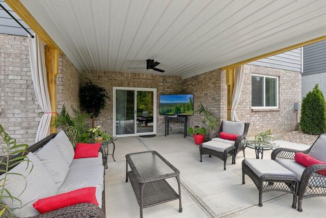 2176 Ridgeline Drive, Hebron, KY 41048