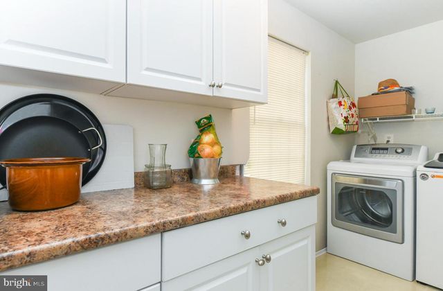 5 BROOKSTONE DR, Sicklerville, NJ 08081