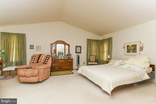 5 BROOKSTONE DR, Sicklerville, NJ 08081