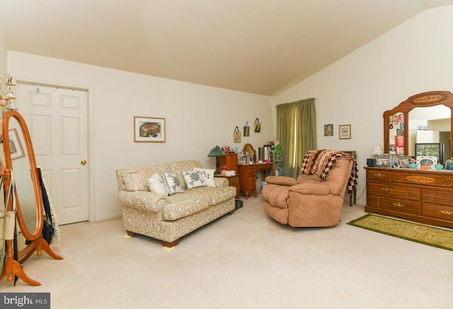 5 BROOKSTONE DR, Sicklerville, NJ 08081