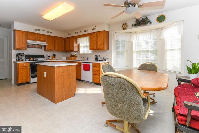 5 BROOKSTONE DR, Sicklerville, NJ 08081