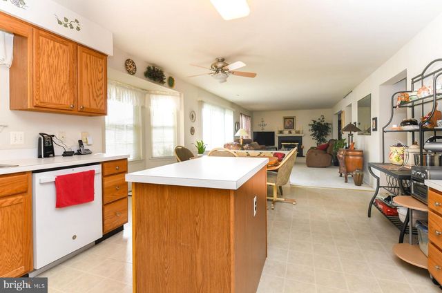 5 BROOKSTONE DR, Sicklerville, NJ 08081